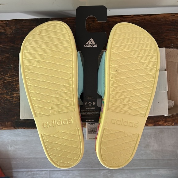 adidas Women's Adilette Comfort Slides Sandal - 8 - Picture 2 of 3